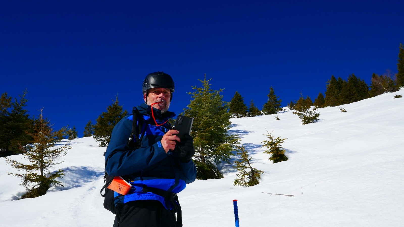 Le Dam's mange ses lunettes quand il a faim...🤤