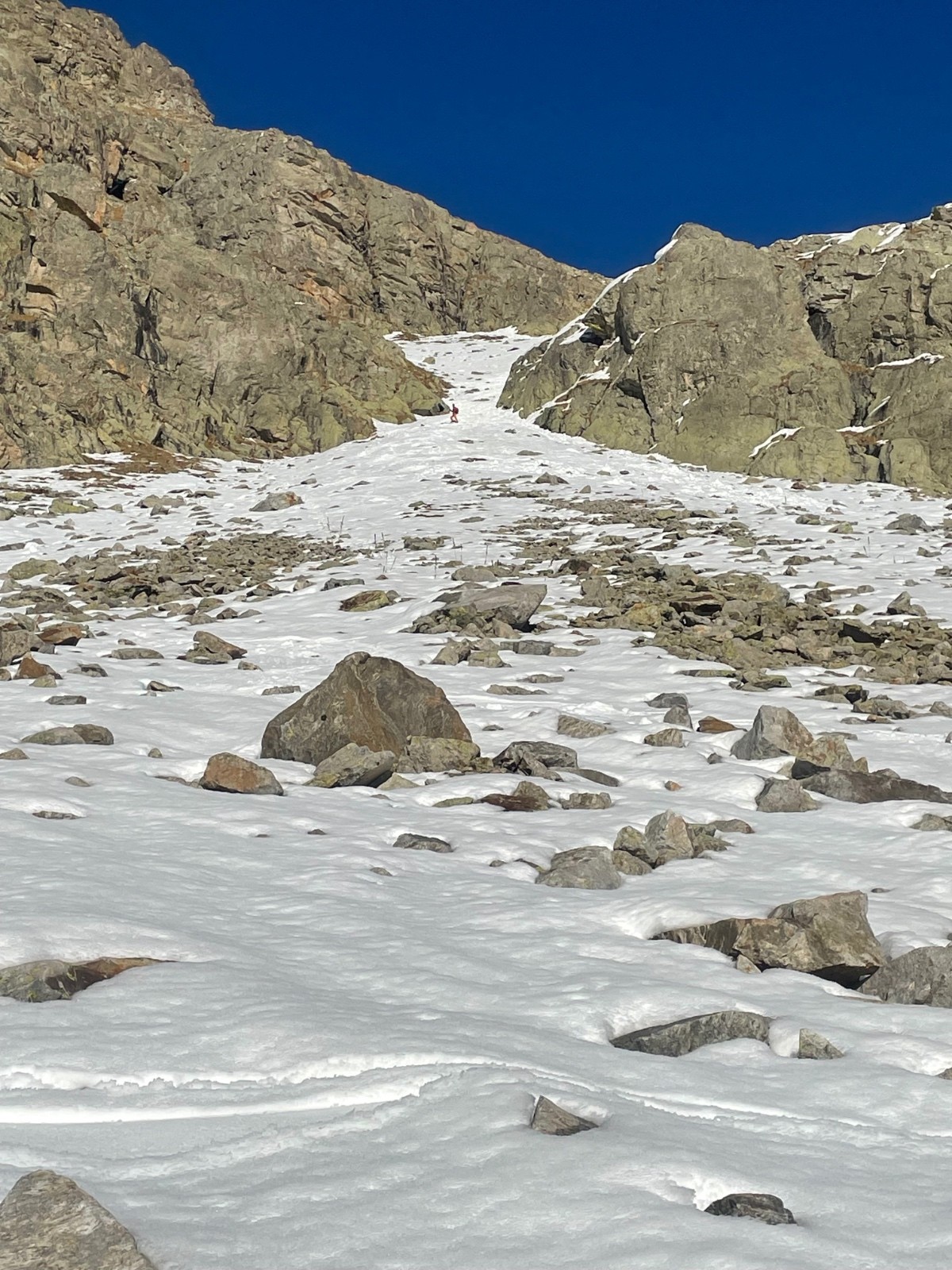 #13 Descente sur le lac de Valescure : bien pauvre en neige Descente sur le lac de Valescure : bien pauvre en neige