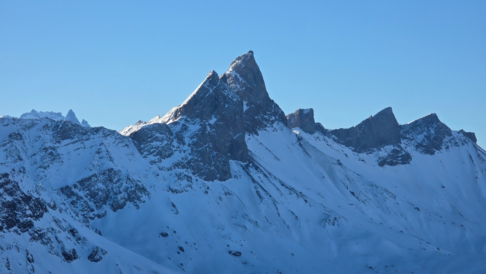 #19 La Reine va attaquer les 3 belles La Reine va attaquer les 3 belles