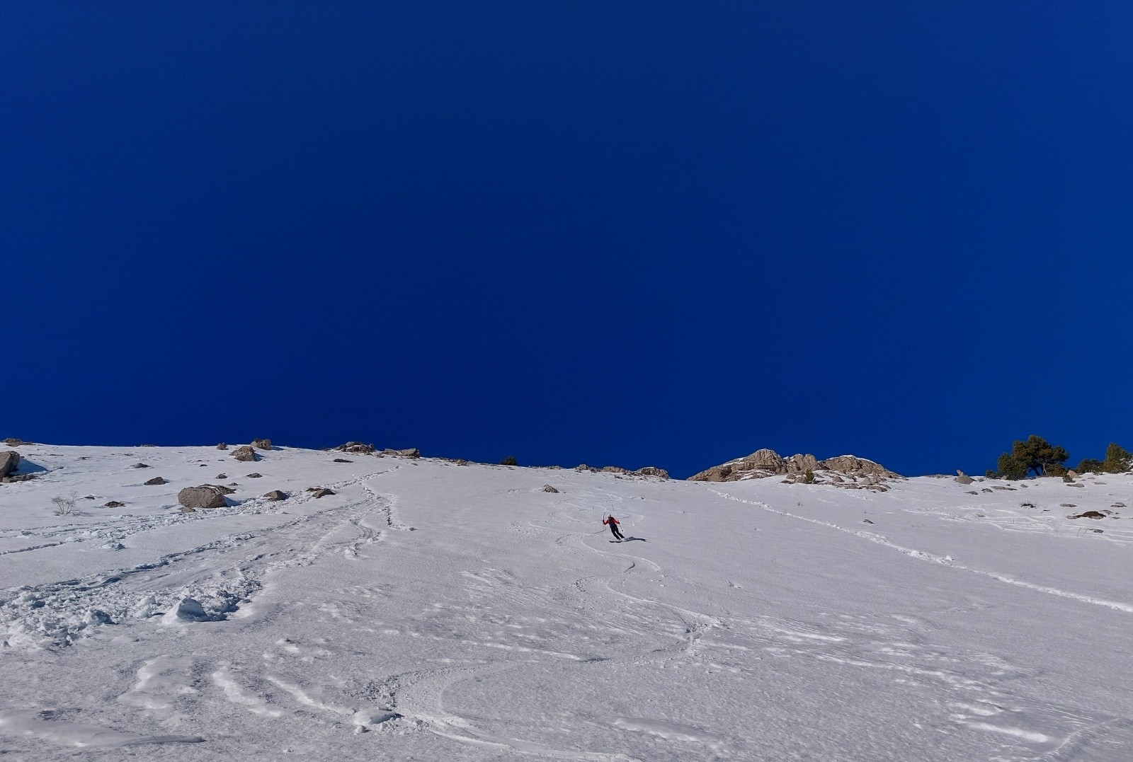 #13 neige froide agréable dans toutes les contres-pentes NE (la Moutty) neige froide agréable dans toutes les contres-pentes NE (la Moutty)