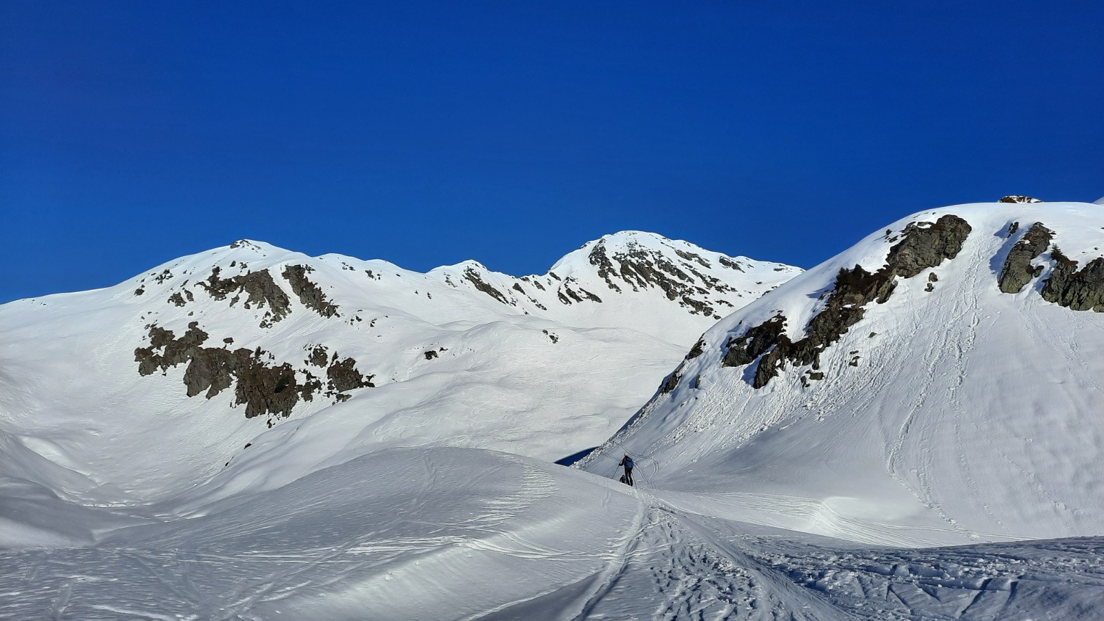 #7 Il reste quand-même un peu de neige Il reste quand-même un peu de neige