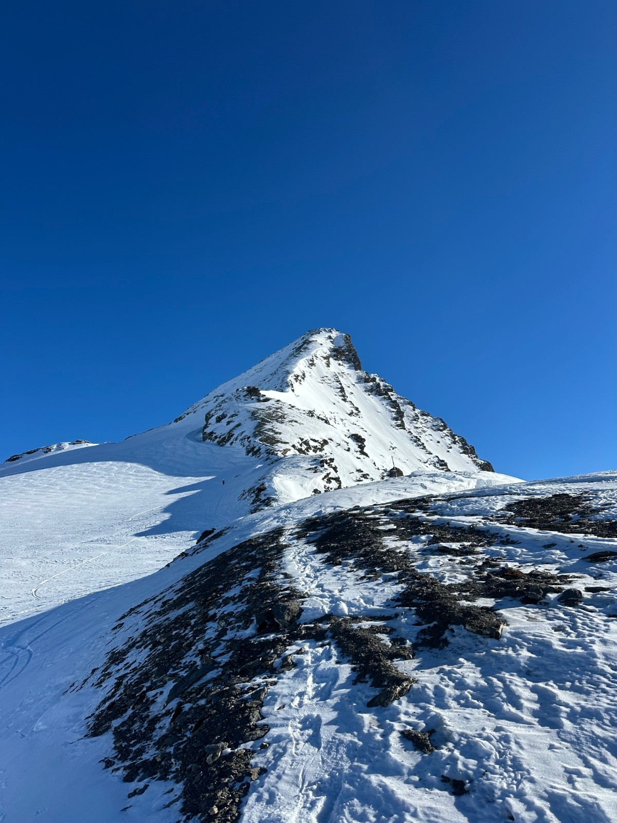 #6 Une manque de neige. Surtout sur la face. Une manque de neige. Surtout sur la face.