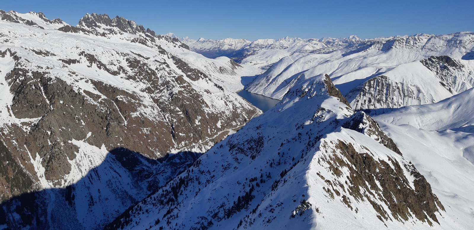 Au fond, lac de Grandmaison 
