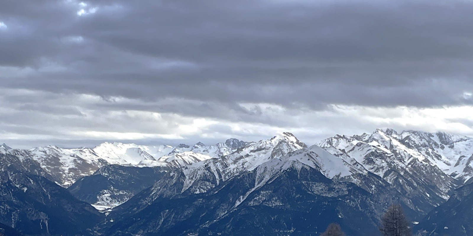 #3 Les Avers, le Péouvou, la Saume, Font Sancte dans les nuages Les Avers, le Péouvou, la Saume, Font Sancte dans les nuages