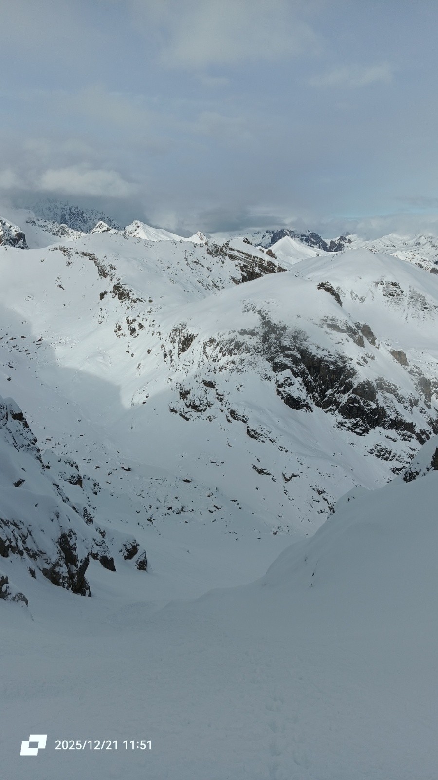 #11 Suite du couloir Suite du couloir