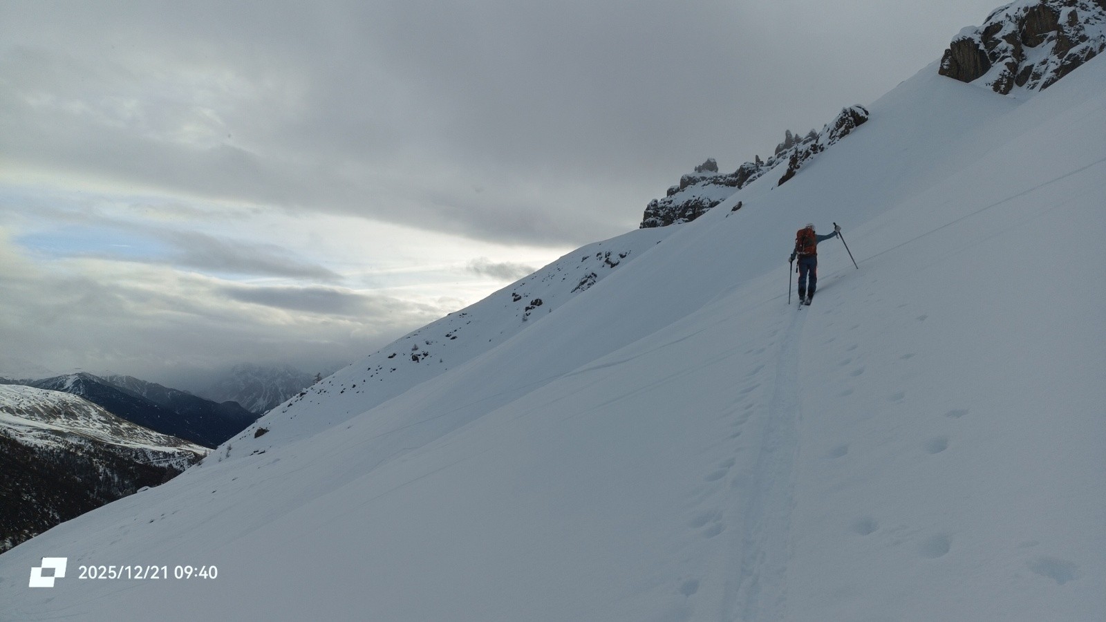 #4 Ca monte et le ciel bleu apparaît Ca monte et le ciel bleu apparaît
