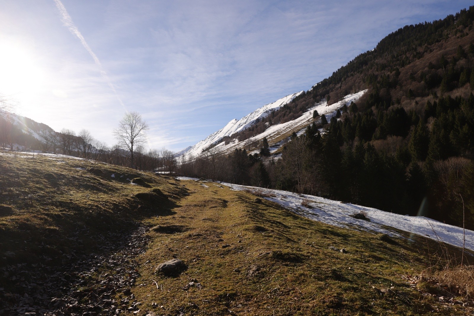 &nbsp;Arrivée dans les prairies peu enneigées des Prés Rausset