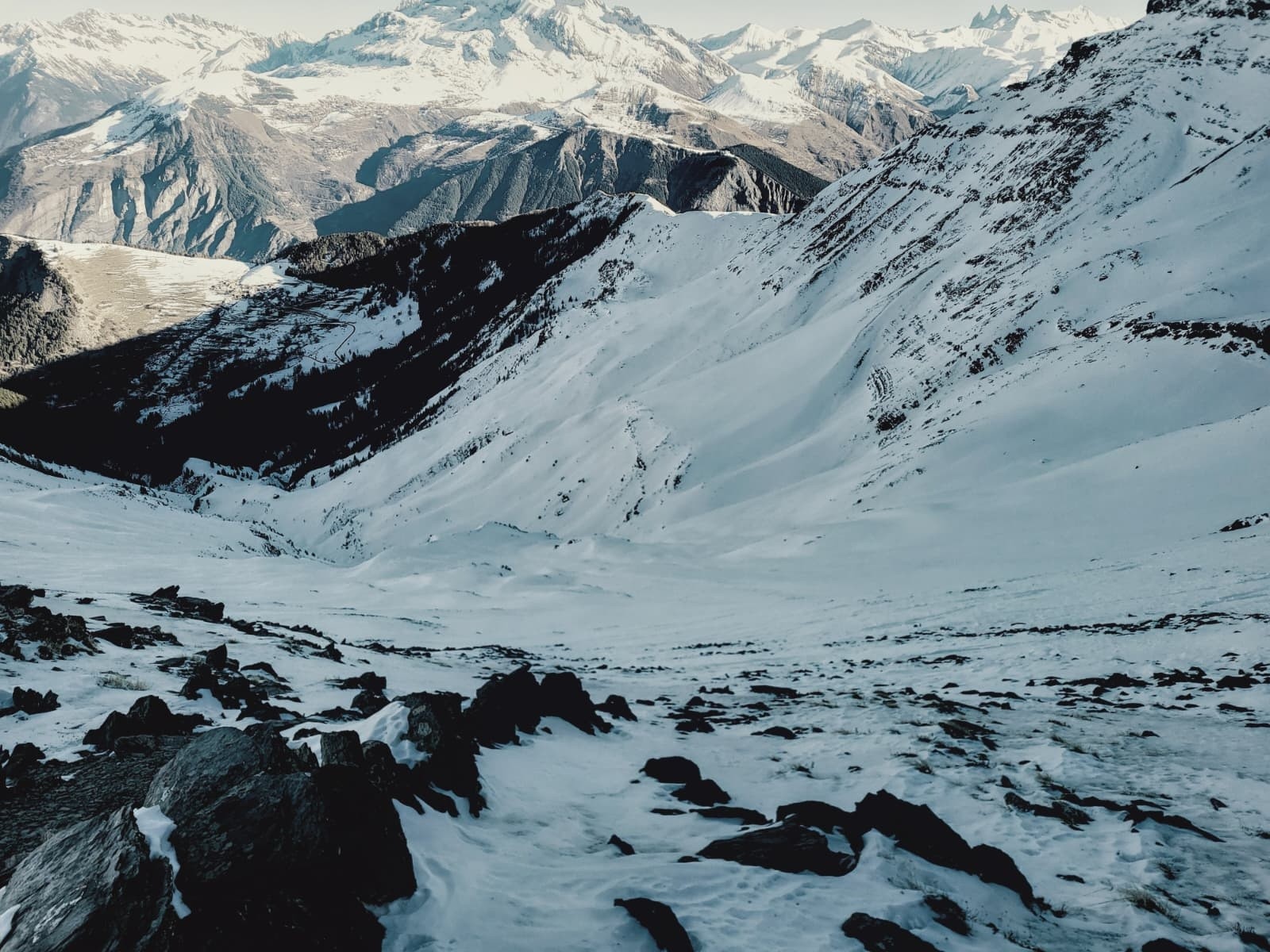Le soleil arrive doucement sur Villard-Reymond&nbsp;