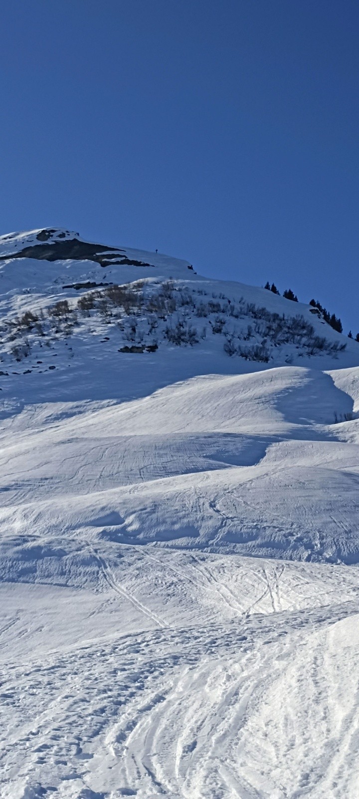 Un courageux dans la dernière section de la voie normale&nbsp;