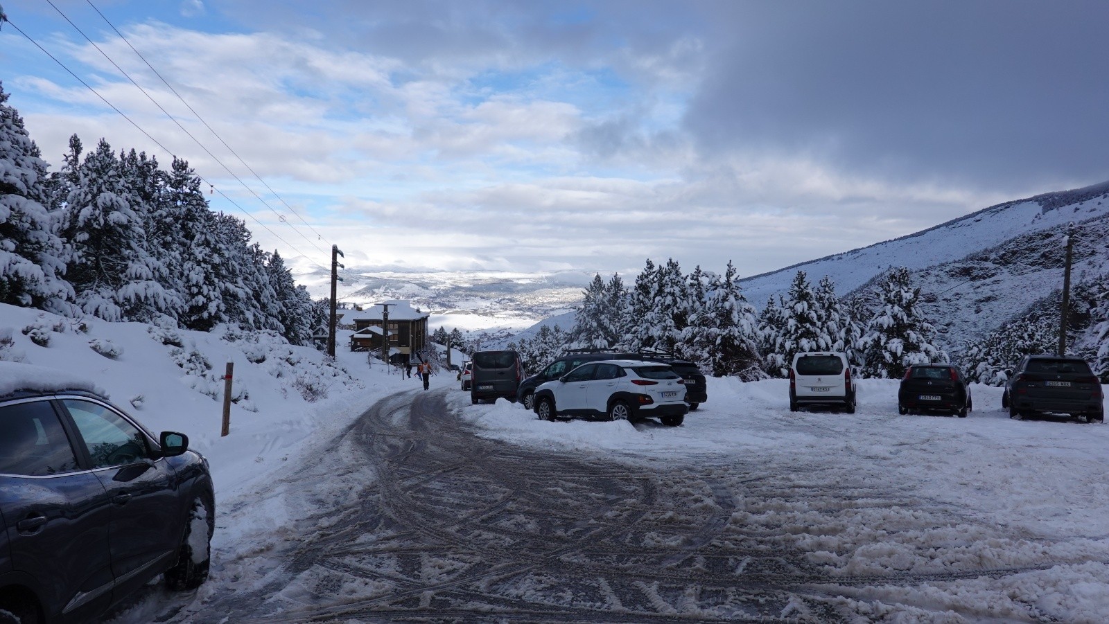 Le parking de Cotzé de feu la station de ski d'Err-Puigmal