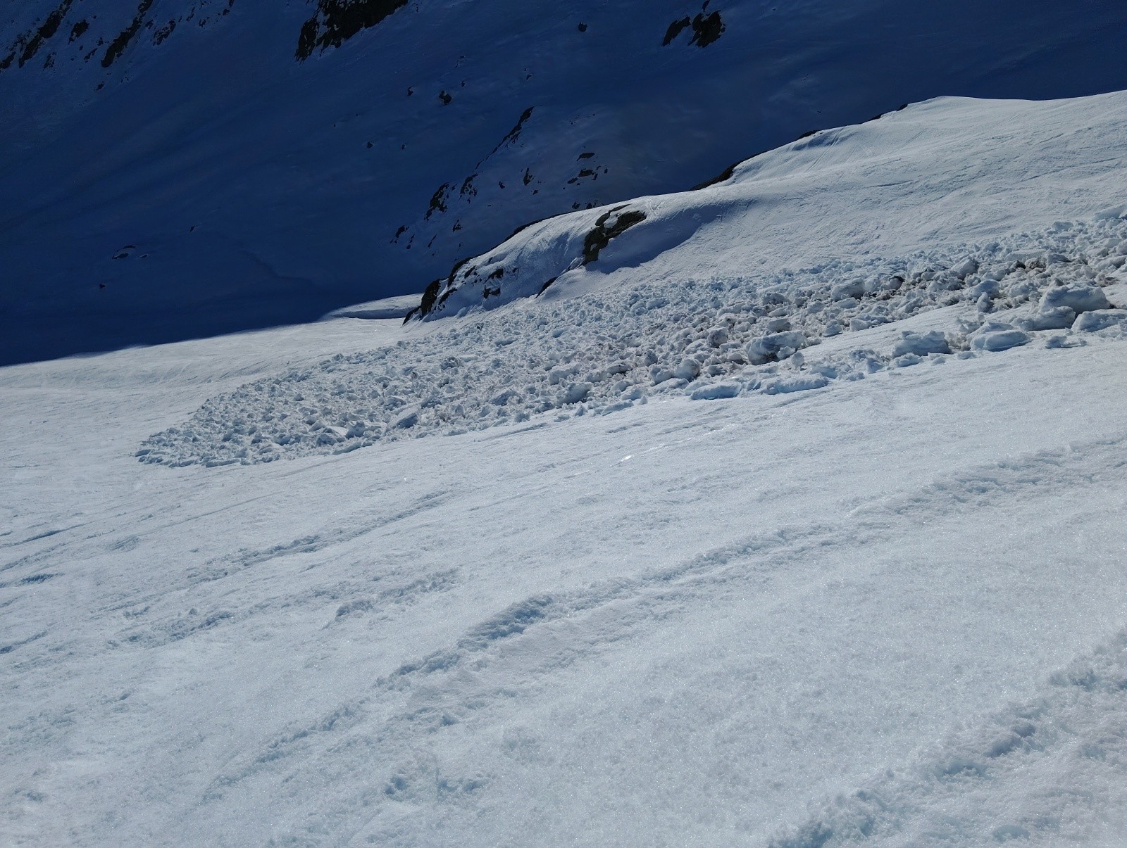 &nbsp;Belle avalanche de fond sur l'itinéraire du col de la flachère&nbsp;