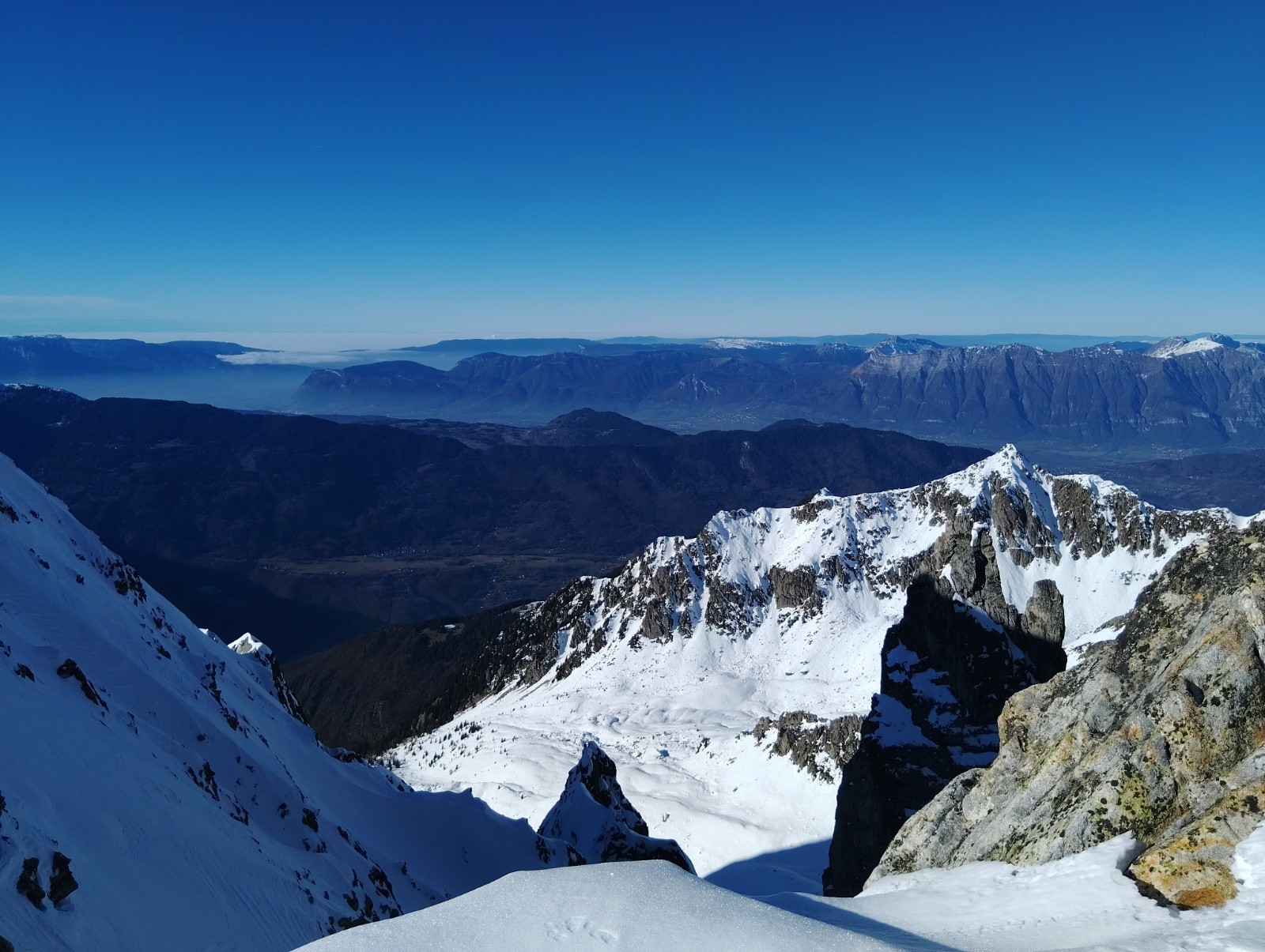 &nbsp;Combe de Savoie au loin dans la brume, les Bauges&nbsp;