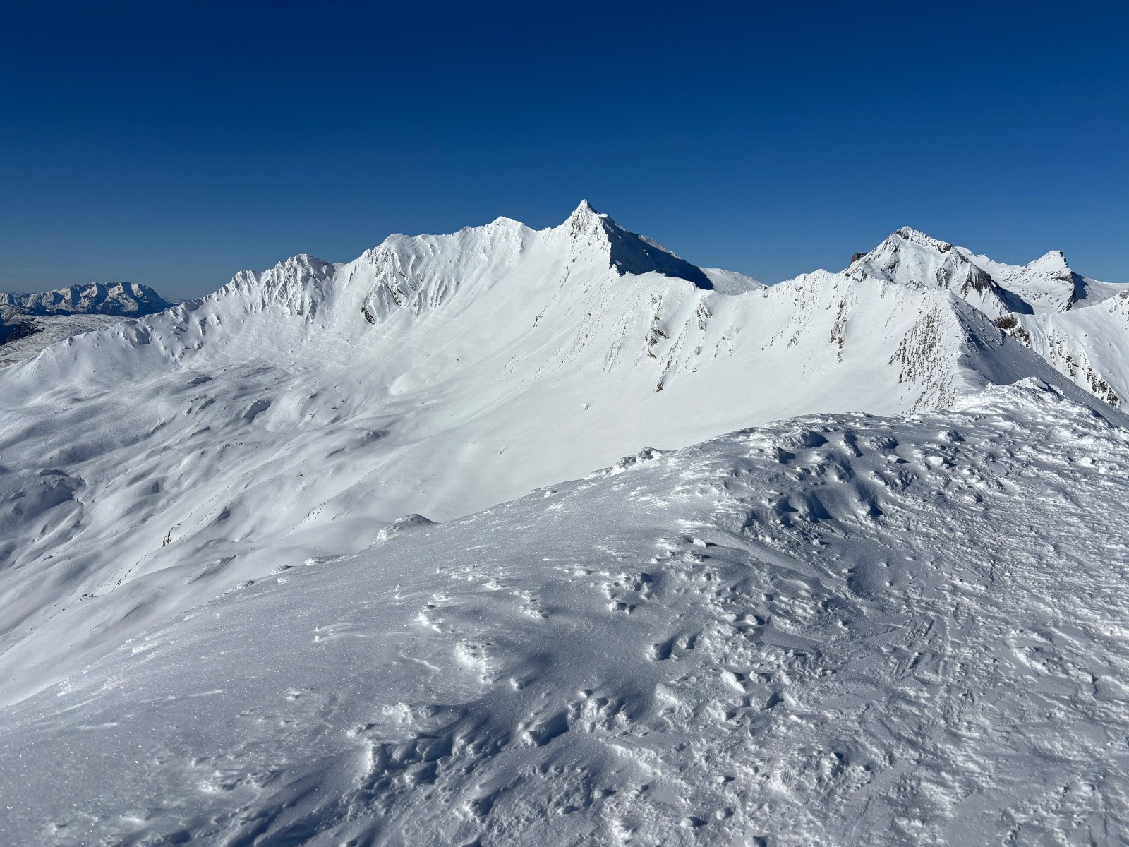 &nbsp;Au sommet, vers les 3 Évêchés&nbsp;