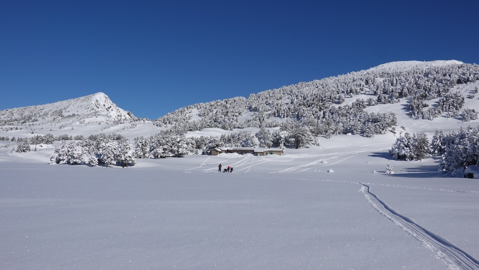#8 Dans le rétro, la Muntanyeta, le Refuge des Camporells et la Serra de Maury Dans le rétro, la Muntanyeta, le Refuge des Camporells et la Serra de Maury