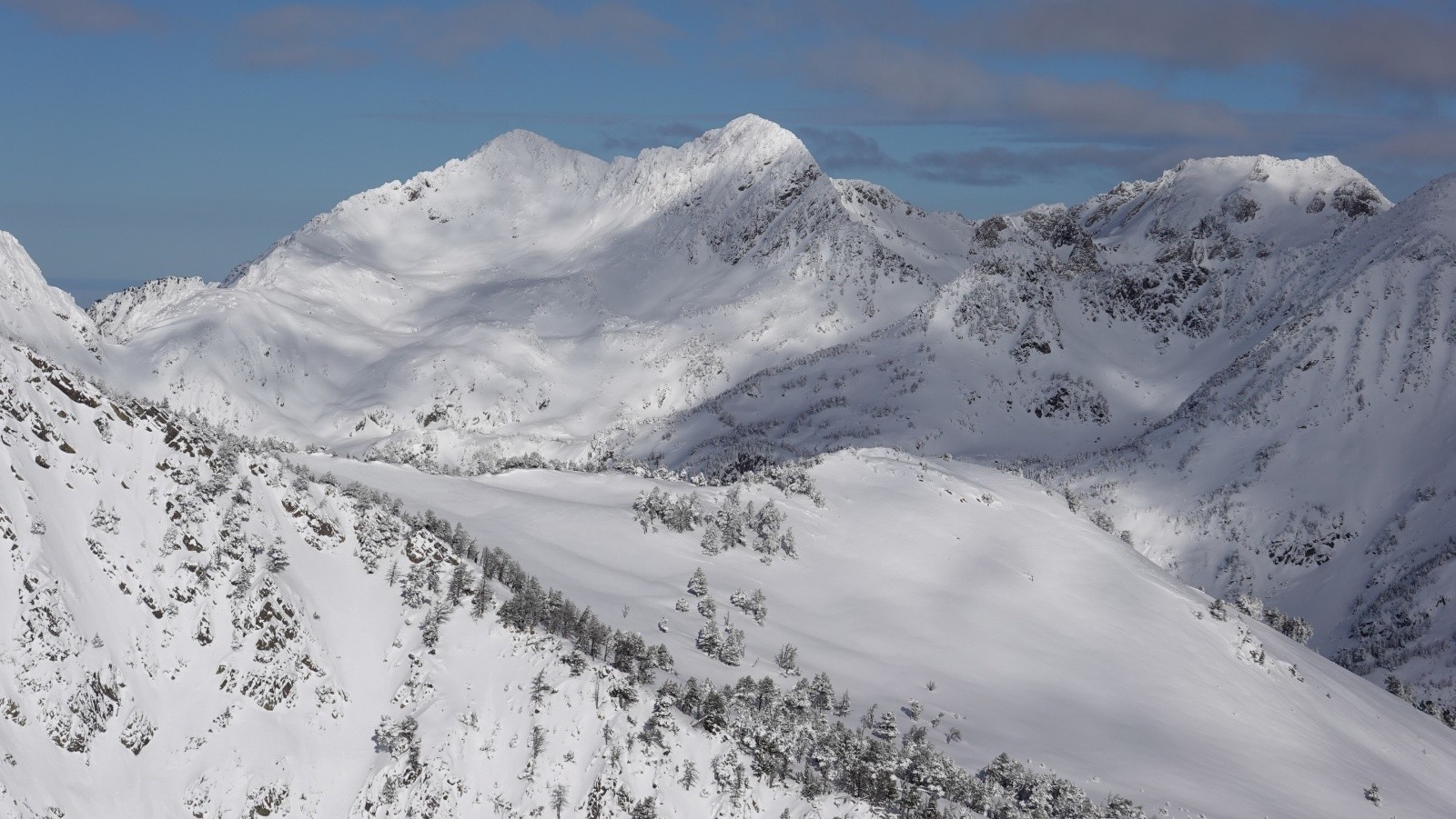 #6 Panorama au téléobjectif sur le Pic de Baxouillada, le Roc Blanc et le Pic de la Tribuna Panorama au téléobjectif sur le Pic de Baxouillada, le Roc Blanc et le Pic de la Tribuna