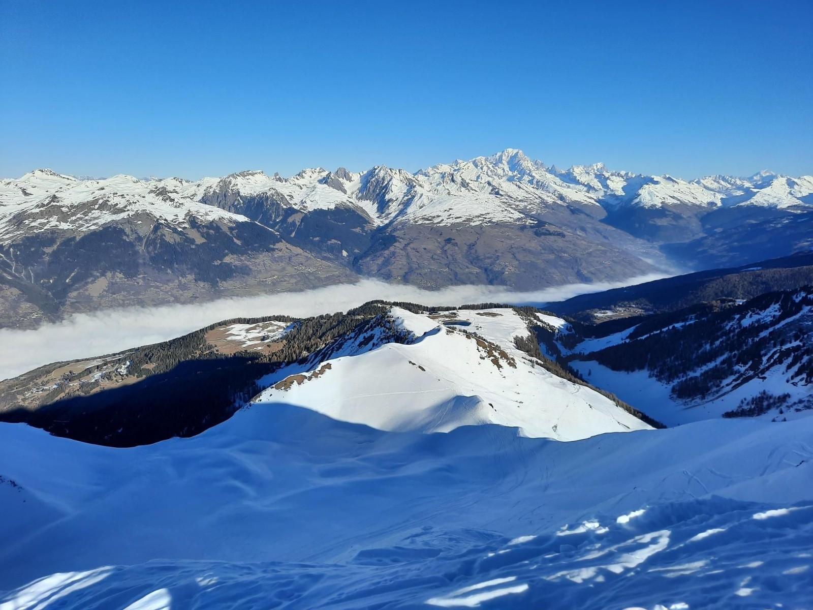 Vue depuis Jovet vers Montalbert