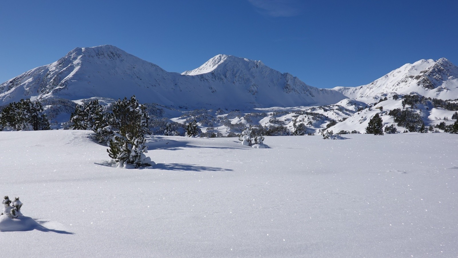 Panorama sur les deux Pérics