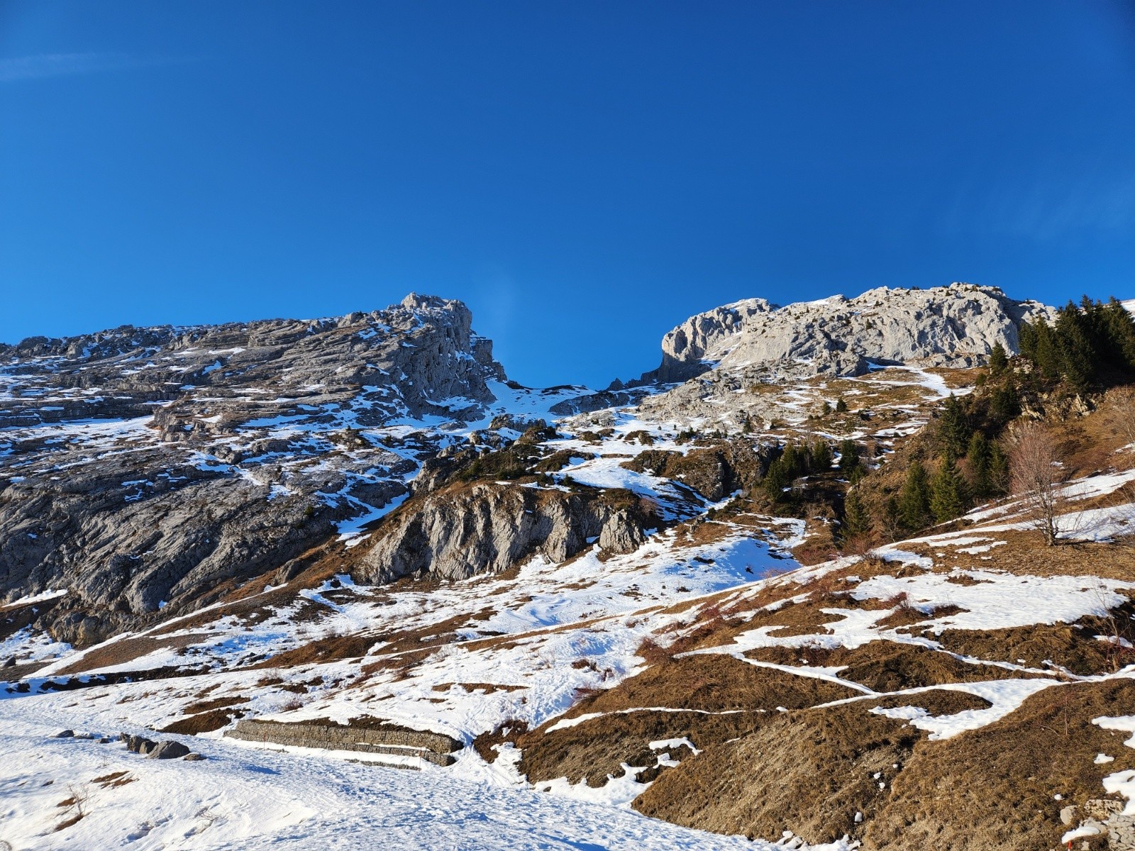 Le bas de la combe du rasoir