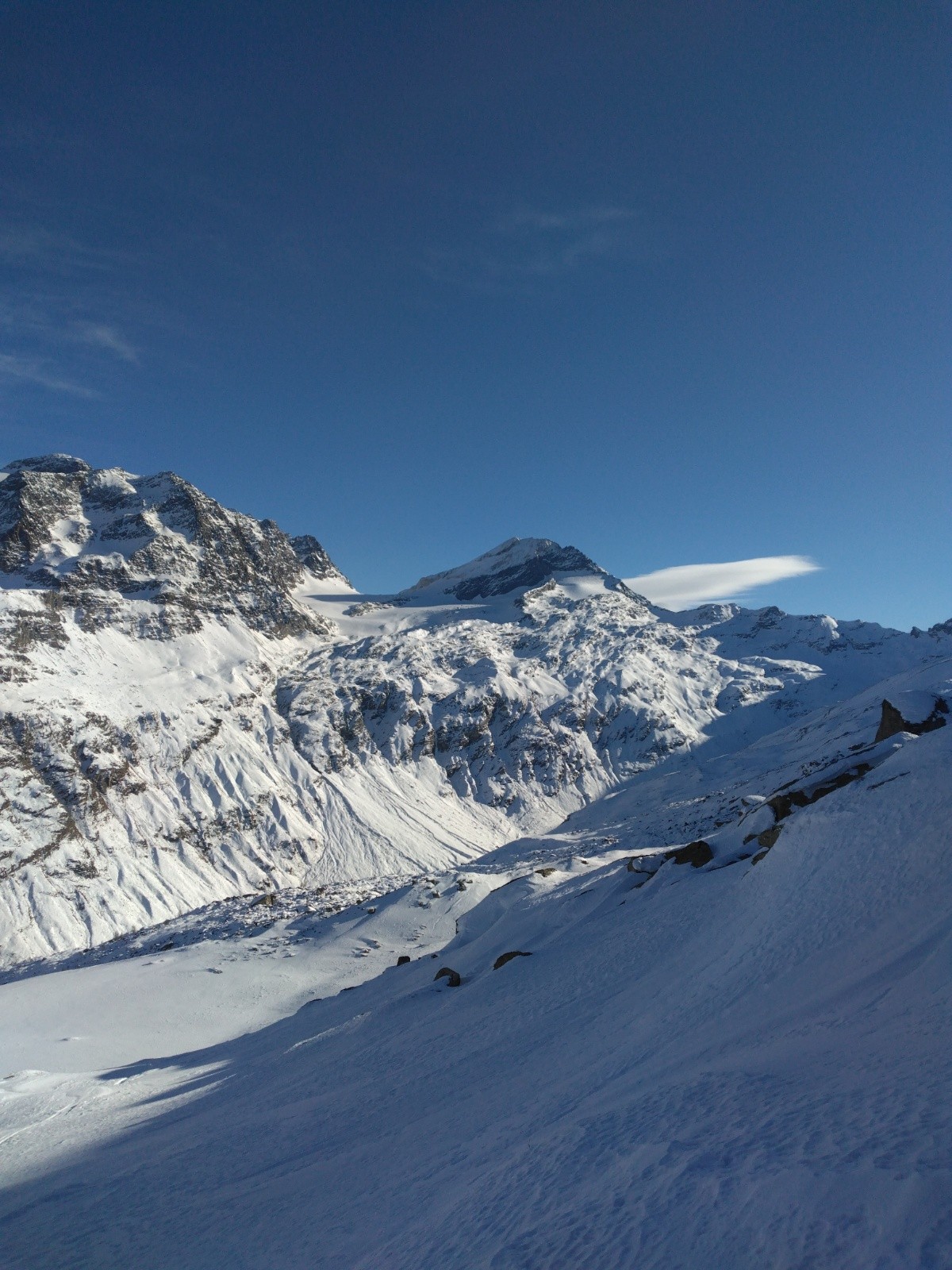 #4 Chaputschin et lenticulaire introverti qui se cache derrière Chaputschin et lenticulaire introverti qui se cache derrière