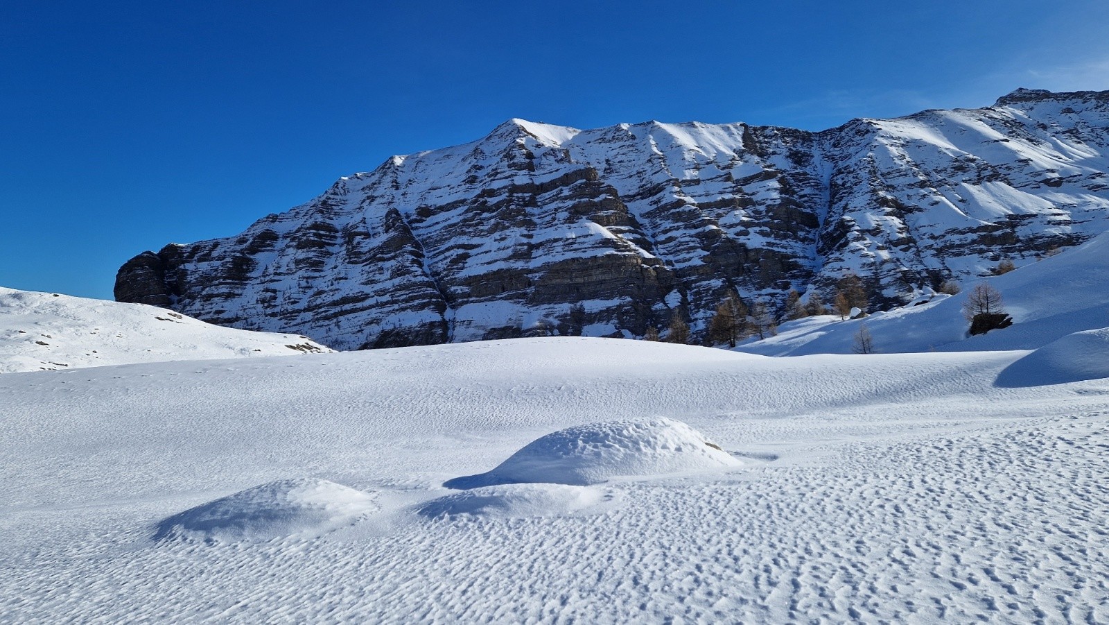 Champ de neige devant Uvernaus&nbsp;