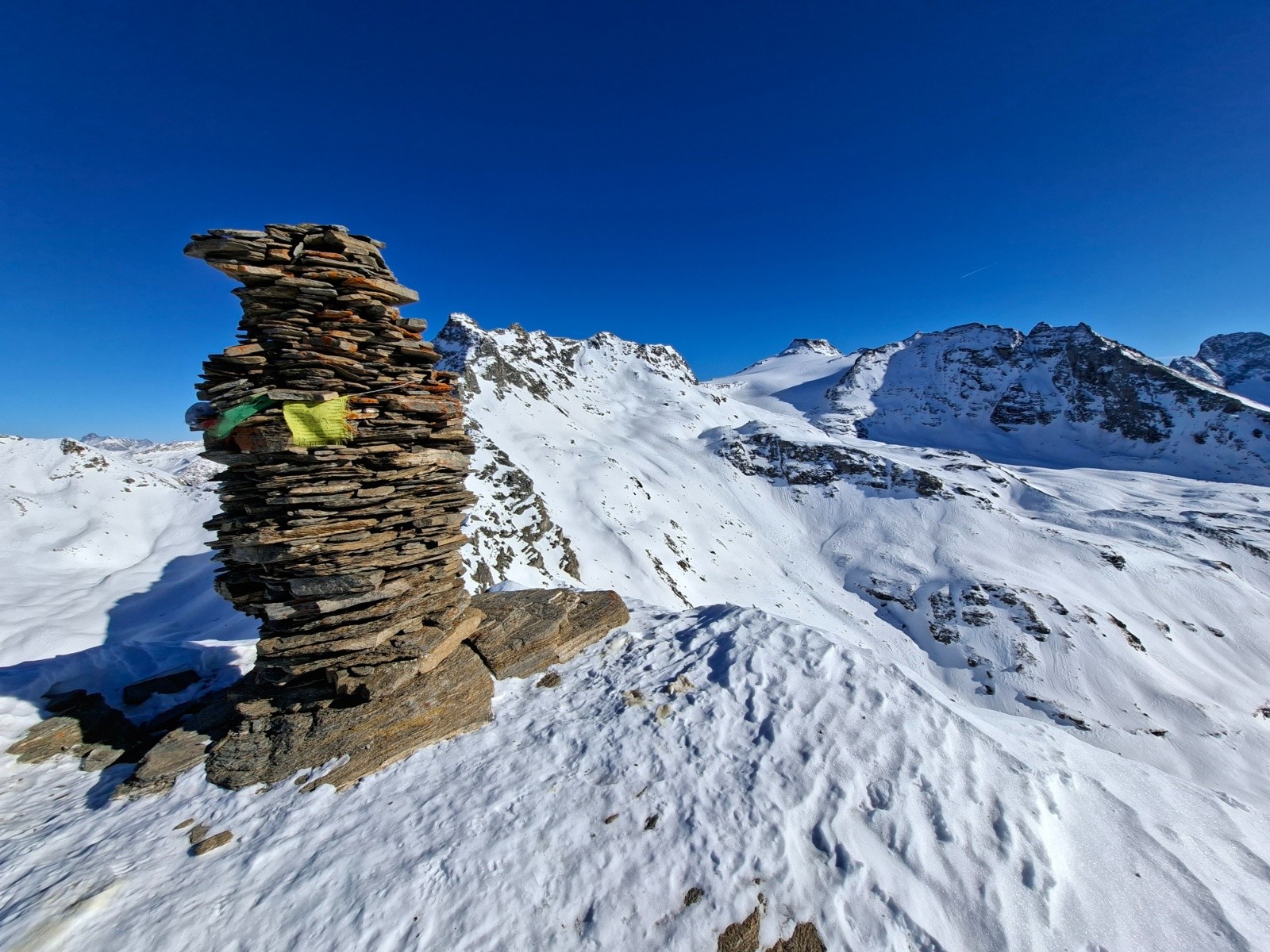 Sommet et Albaron à droite