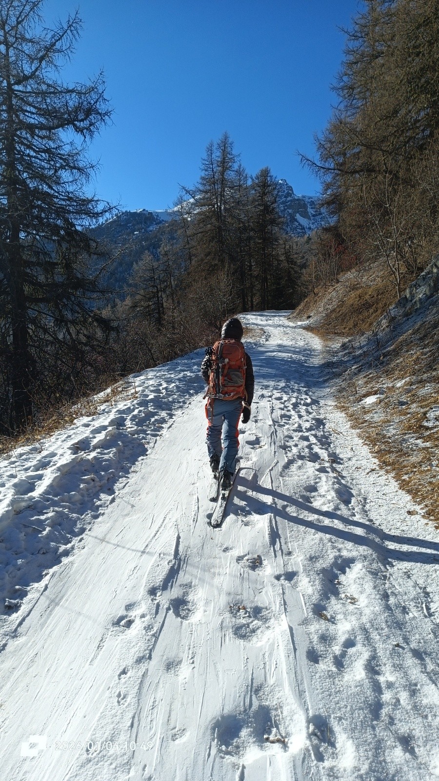 #2 Il n Il n'y a bien que la piste qui est enneigée et encore !
