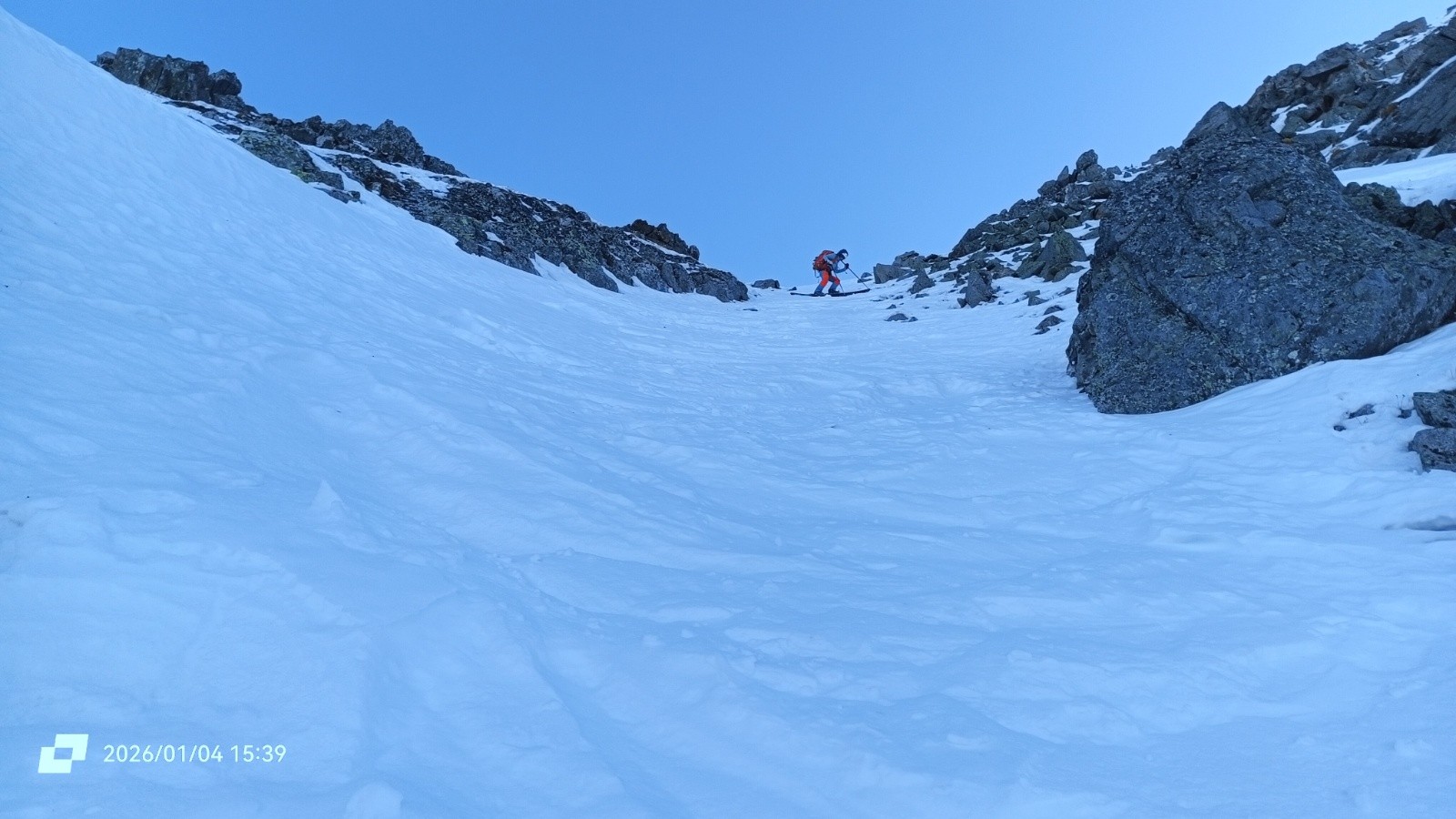 #17 Bien rappé le haut, vous auriez pu en laisser ! Bien rappé le haut, vous auriez pu en laisser !