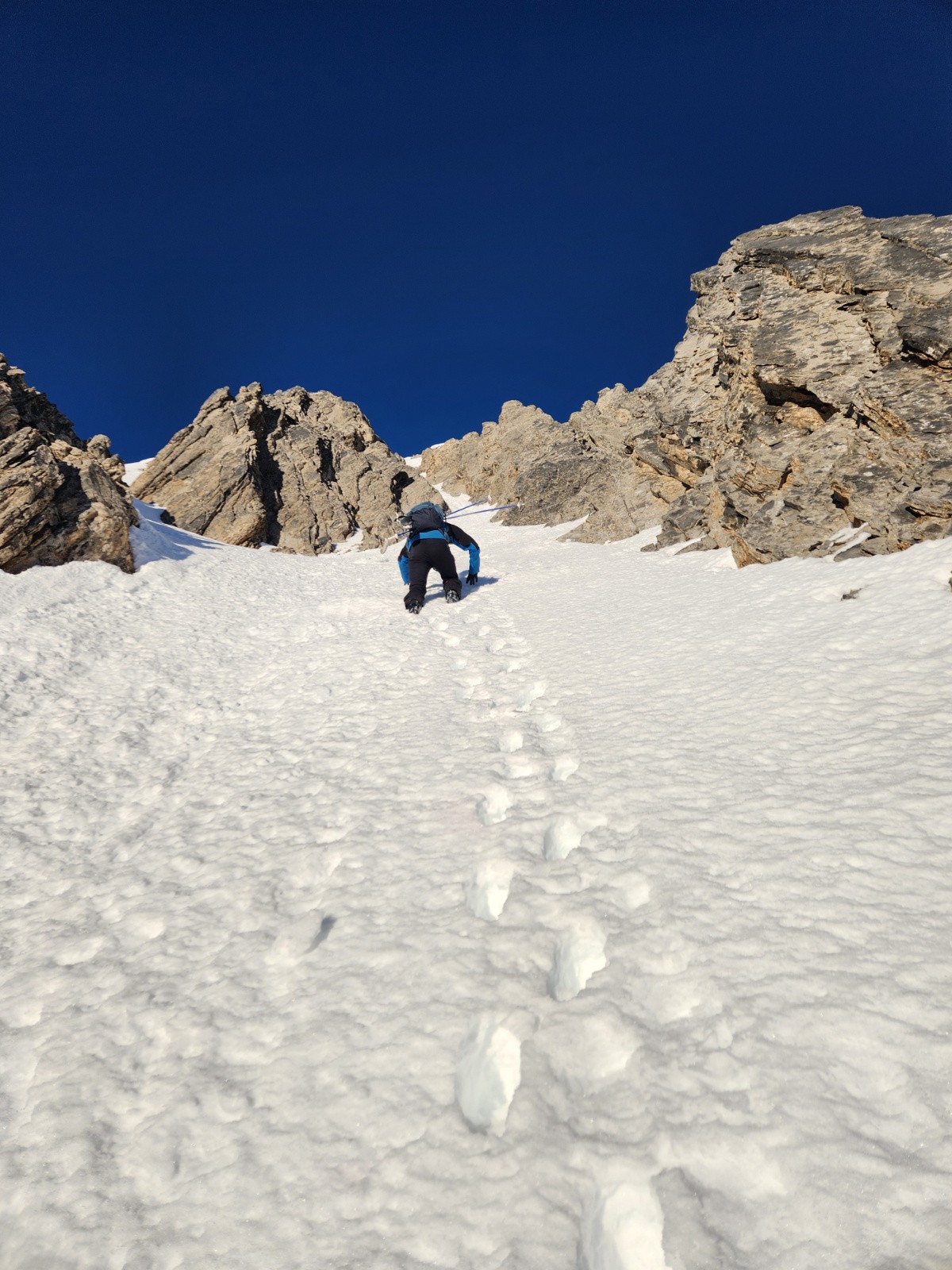 La remontée du couloir sommital&nbsp;