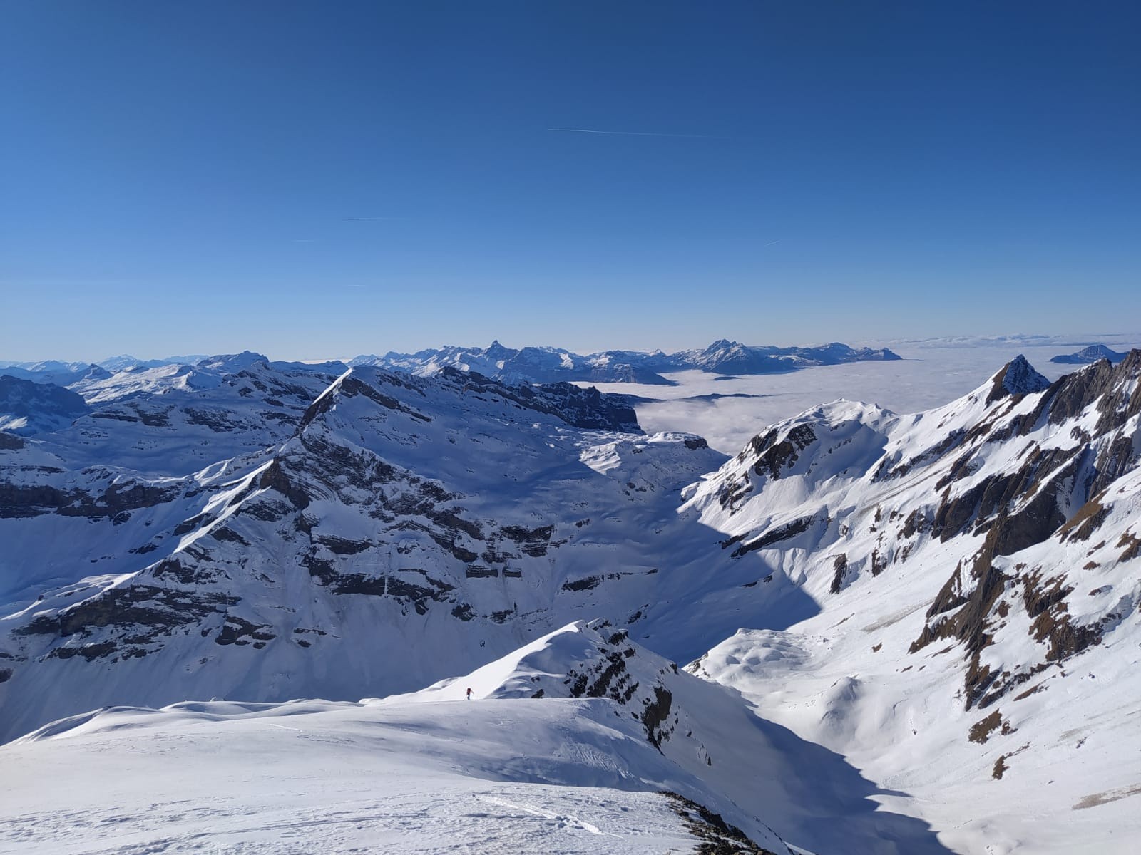 encore une mer de nuage sur la vallée du giffre