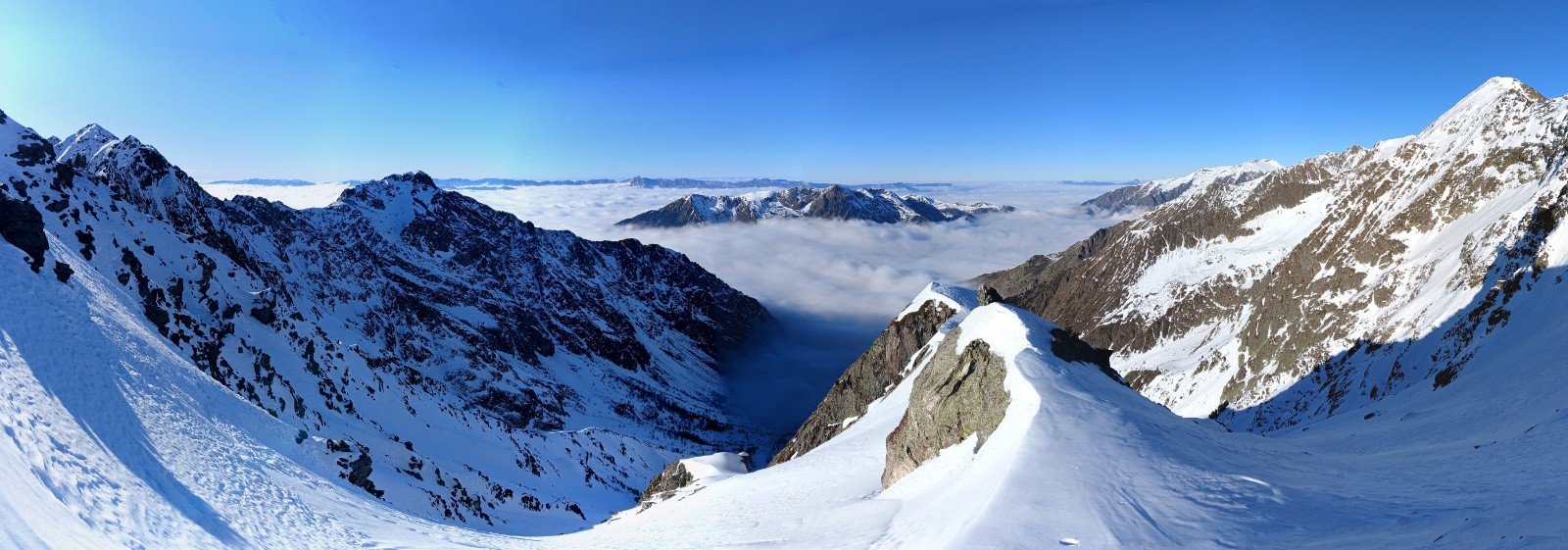 Couloir Péroud à gauche, Vallon Guillaume à droite&nbsp;
