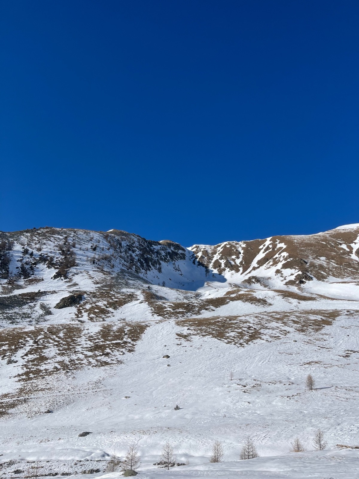 &nbsp;Un couloir repéré mais qui semble trop raide et pas en condition pour être skier&nbsp;