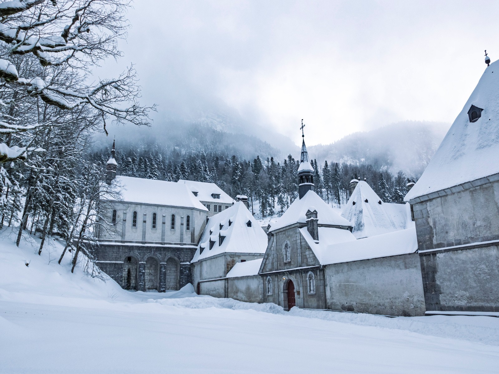 #1 Calme du matin au monastère Calme du matin au monastère