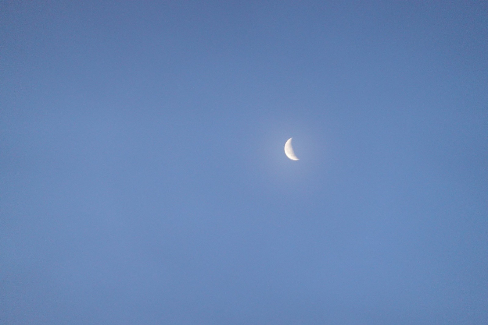 Un tout petit bout de lune pour boussole