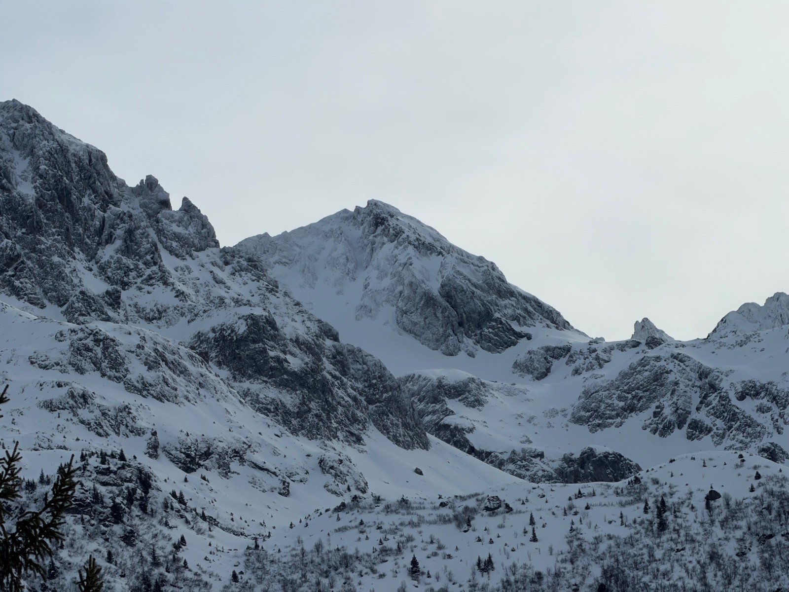 Pic de la pierre depuis le parking&nbsp;