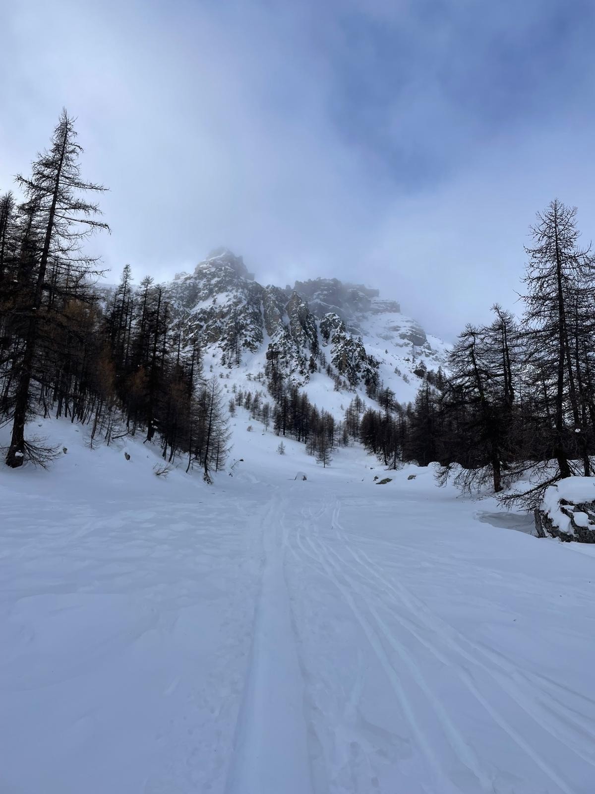 Sous la crête de la Bessière.