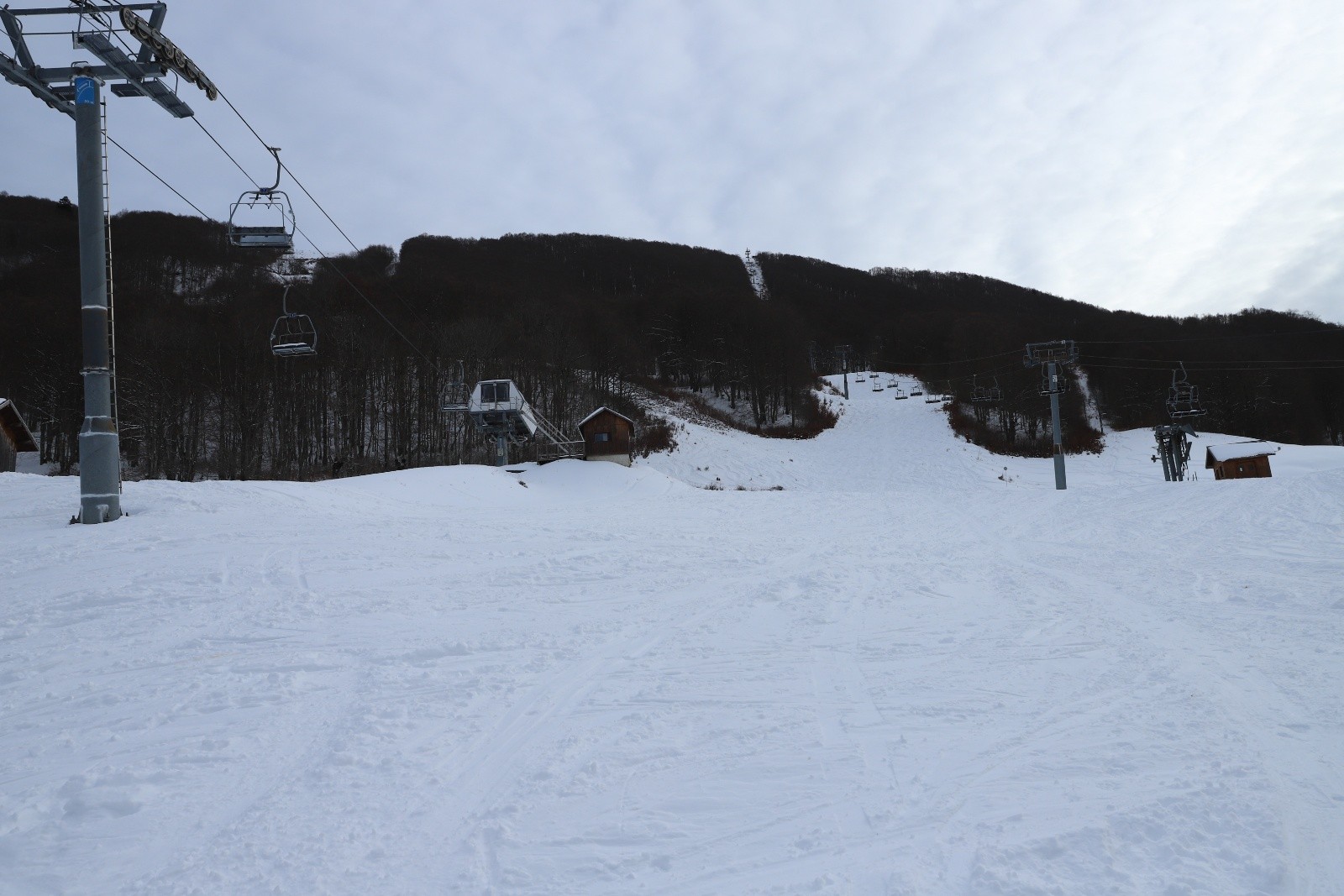 &nbsp;Les télésièges de la station d'Aillon, à l'abandon 😥