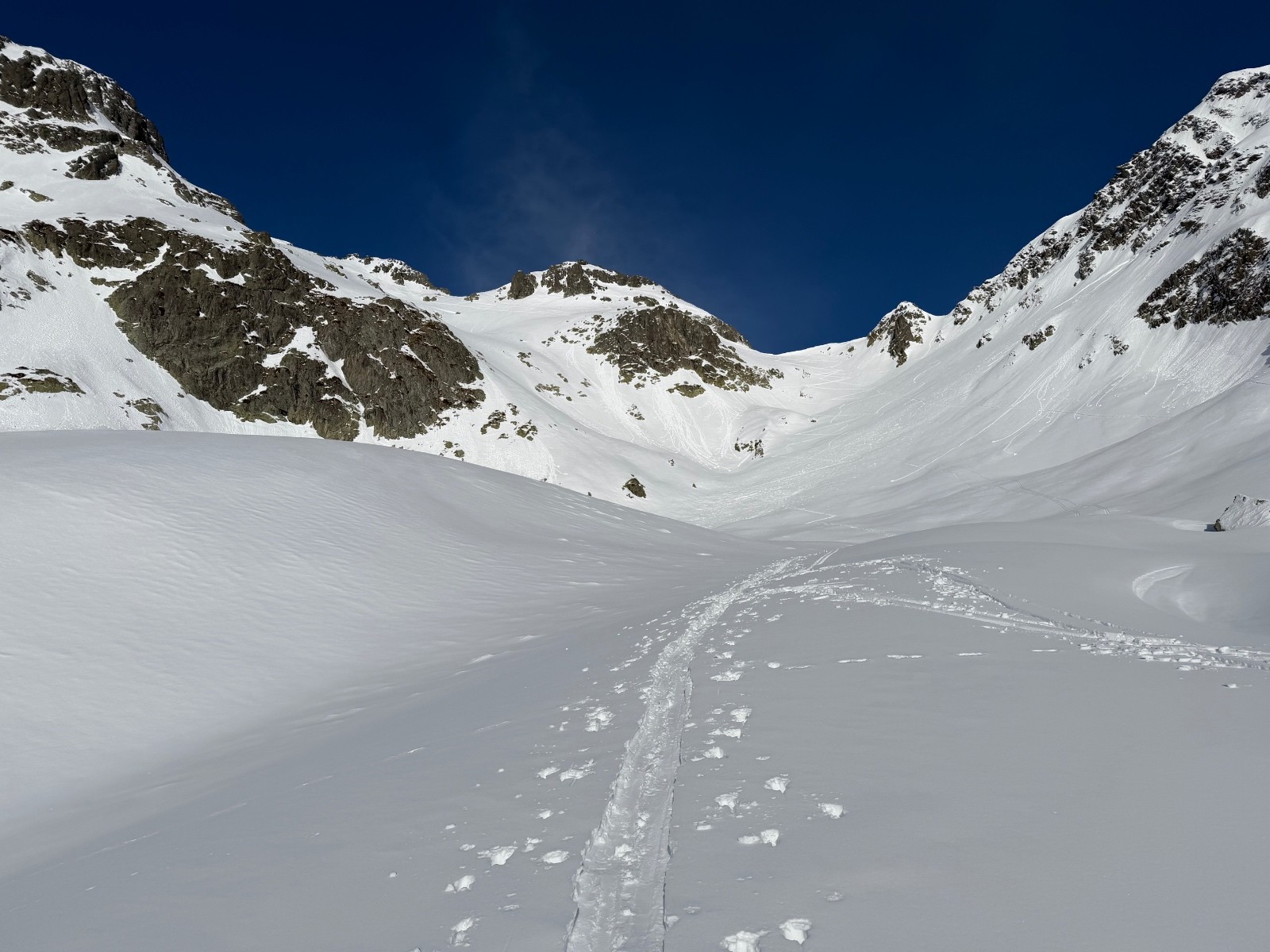 &nbsp;Trace vers le Vouteret, orienté plein sud, astucieux, le traceur fou a viré à droite toute pile sous le Vouteret...&nbsp;