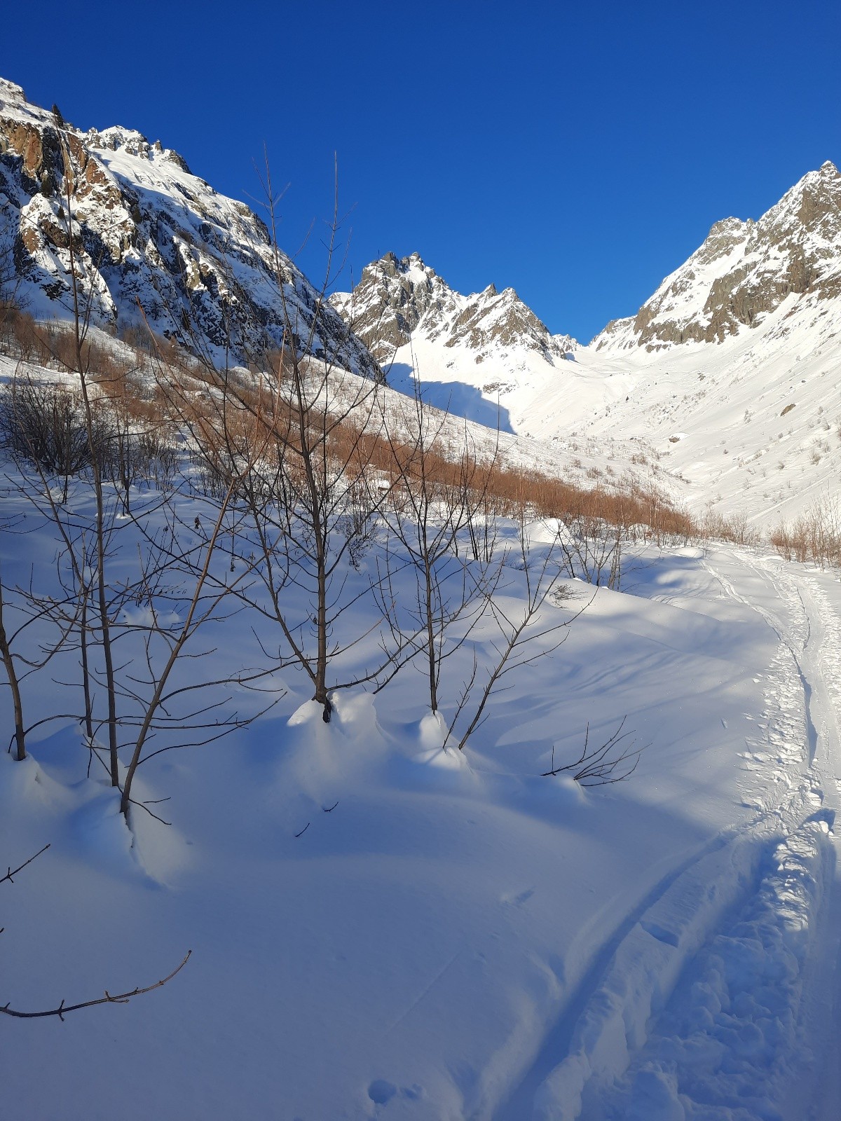 L'entrée dans le vallon des Roches