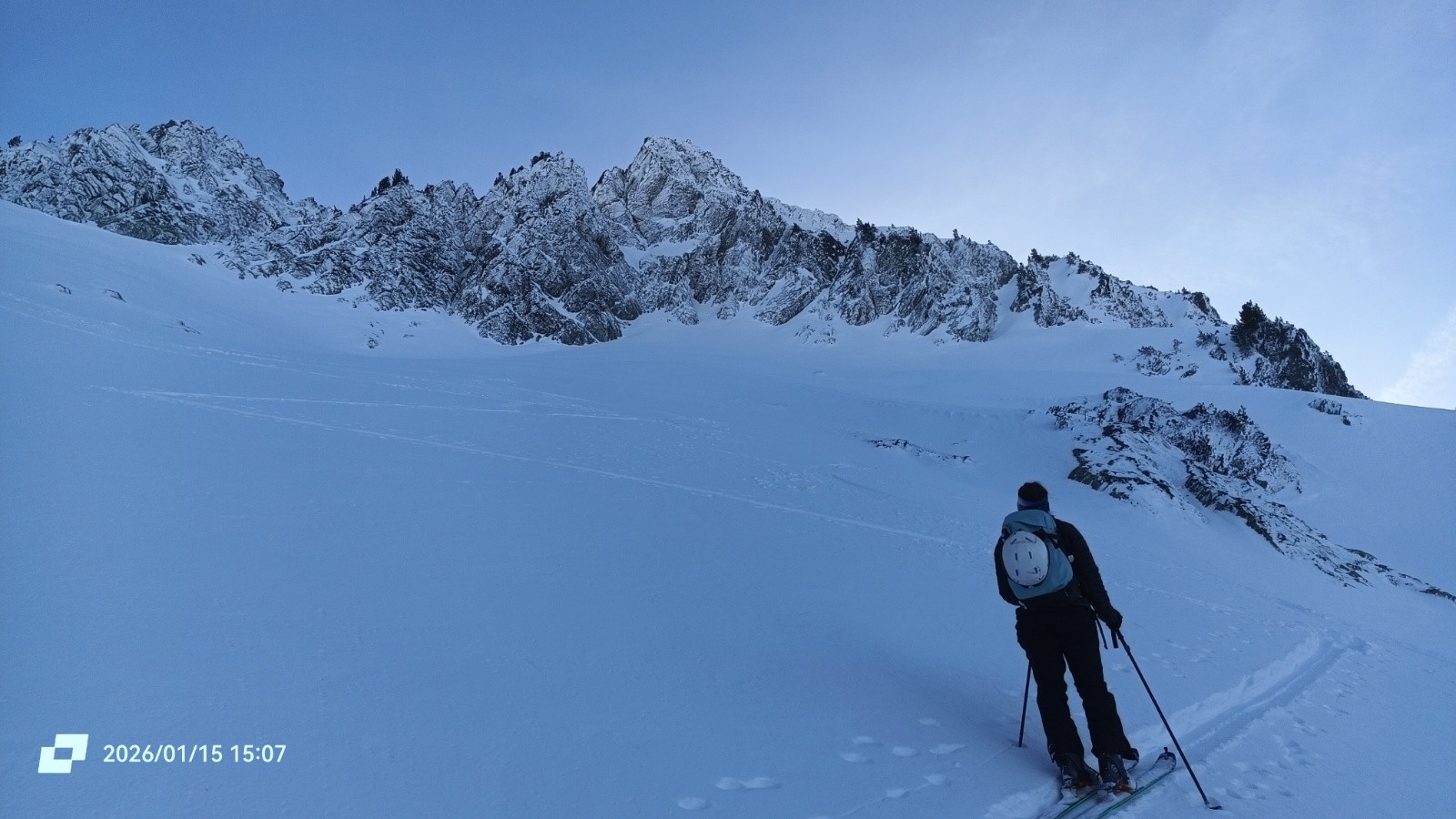 On se demande bien qui a fait cette magnifique trace ;) 