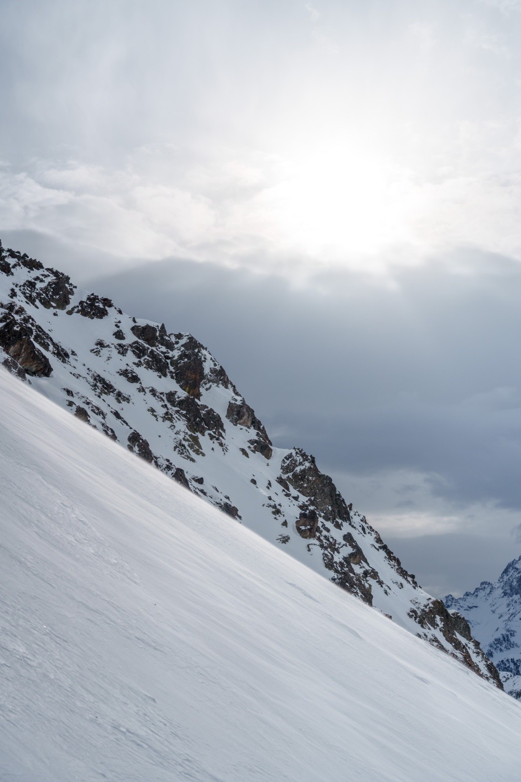 Beau dépot de neige dû au vent