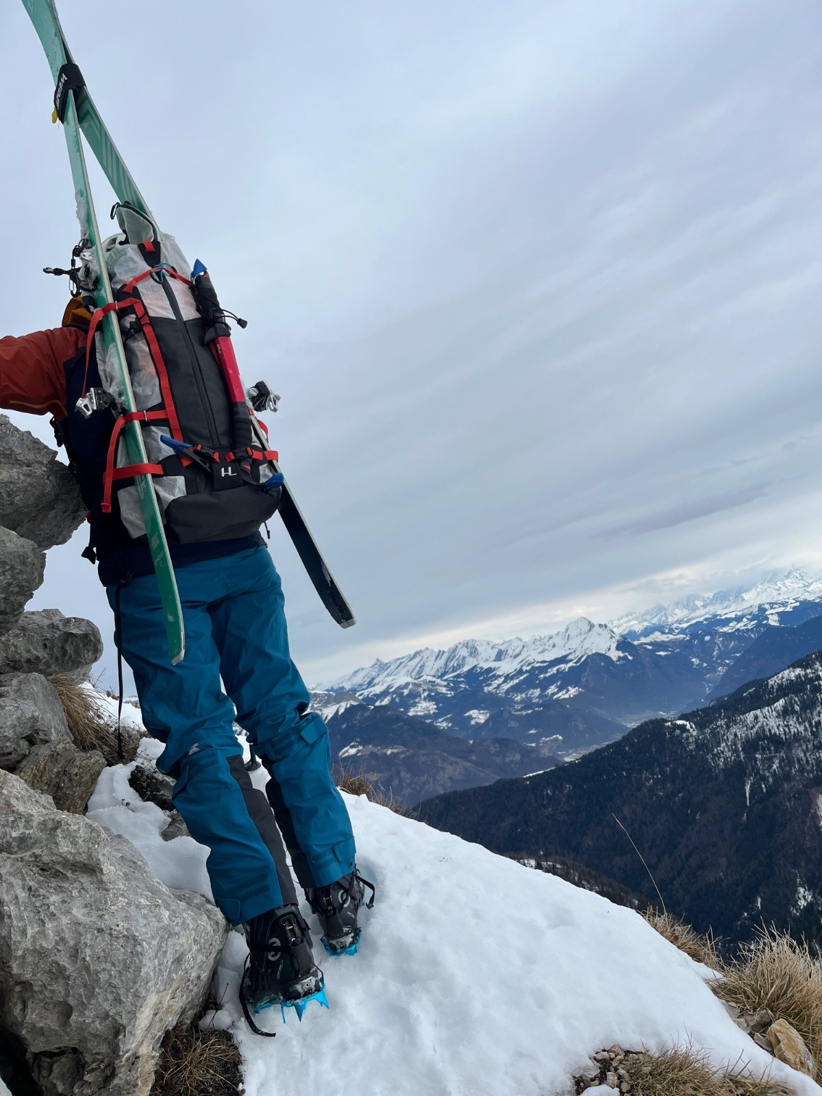 #3 Passage expo : rien de compliqué, petite marche sur minuscule vire. Faut pas tomber. Passage expo : rien de compliqué, petite marche sur minuscule vire. Faut pas tomber.