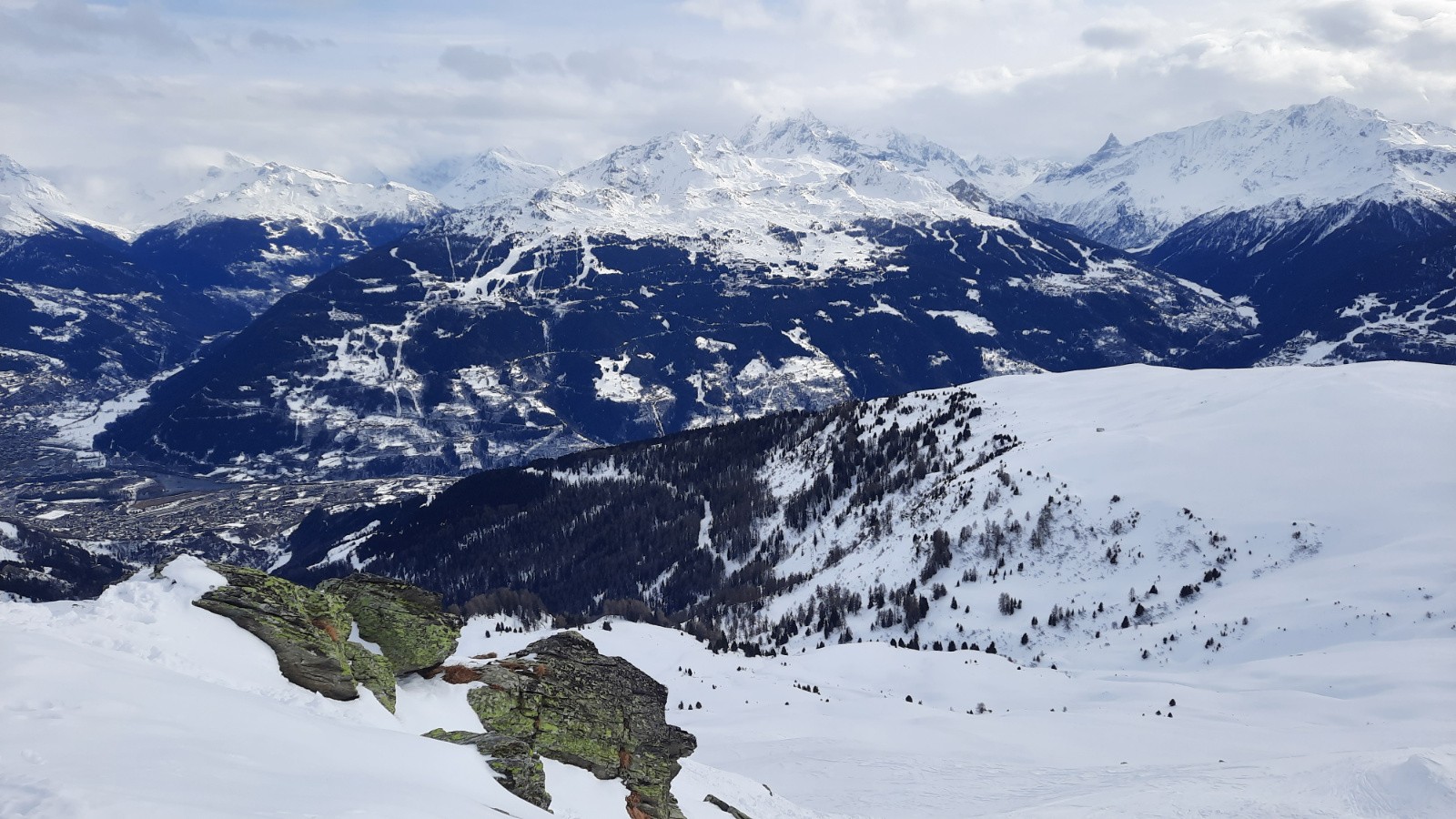 Neige en fond de vallée