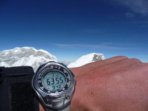 summit!! : en arrière plan, les Huascaran Sur et Norte (plus haut sommet du Pérou)