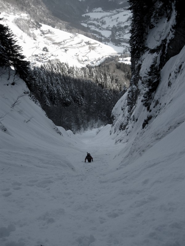 Suet : Cap dans le bas du couloir