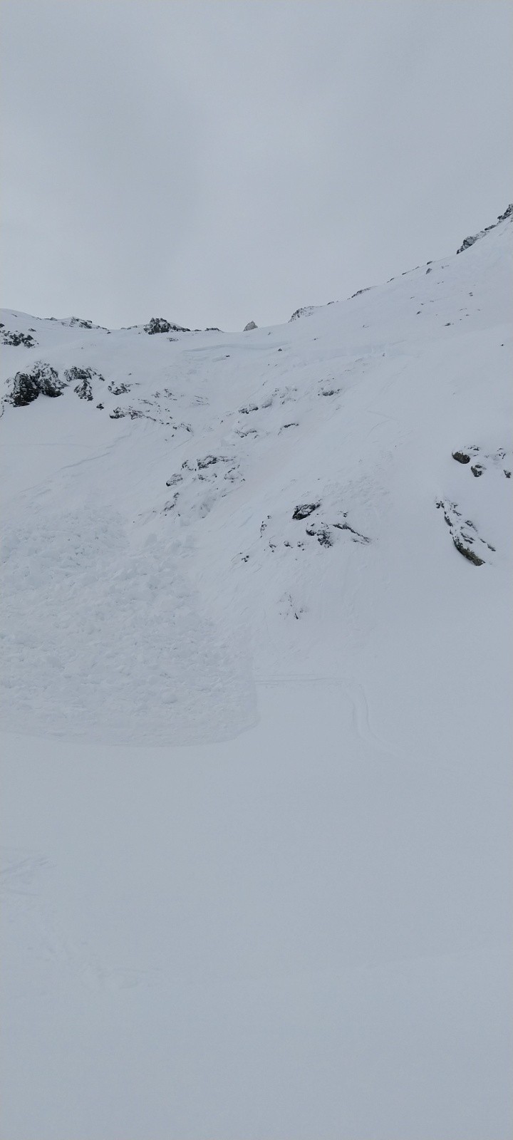 #20 la plaque qui est partie la plaque qui est partie