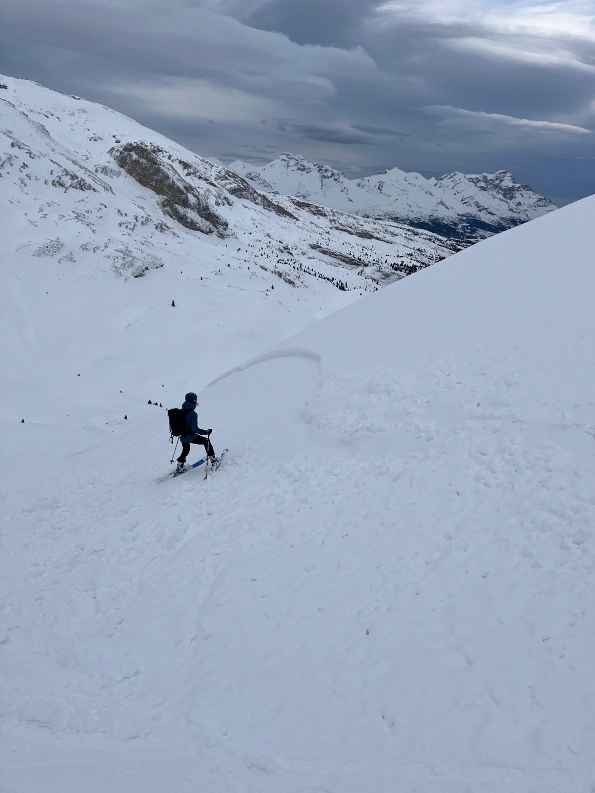 &nbsp;Plaque partie en haut du col