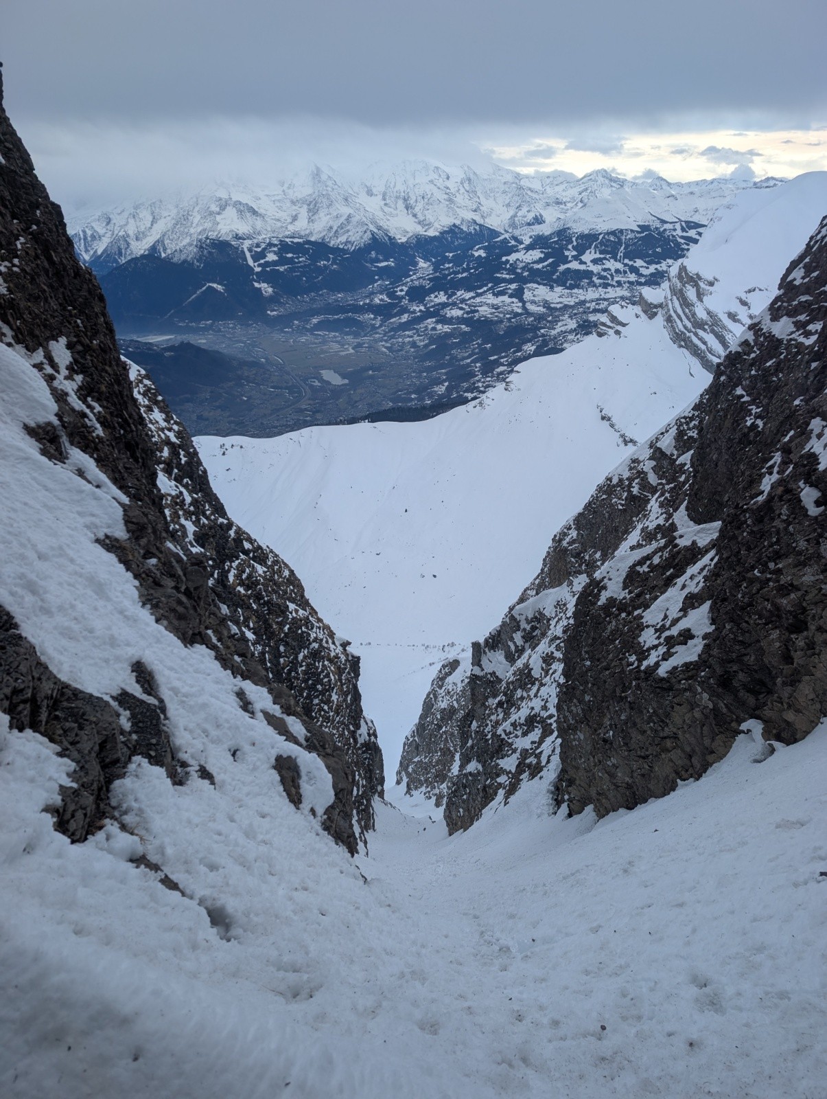 Couloir SE de Bella Cha - Ambiance!