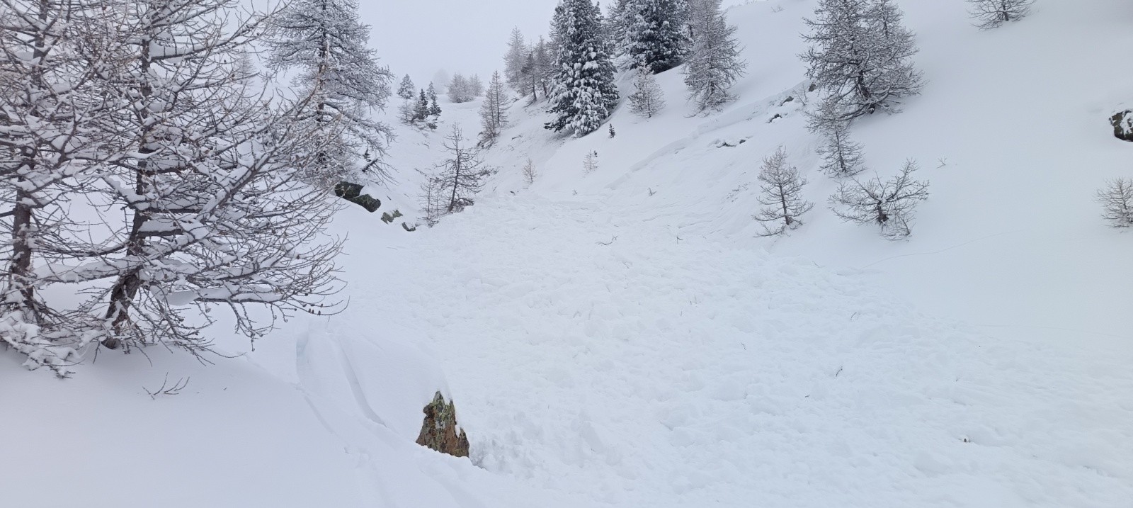 #12 La plaque qui est partie au dessus de nous dans le goulet La plaque qui est partie au dessus de nous dans le goulet