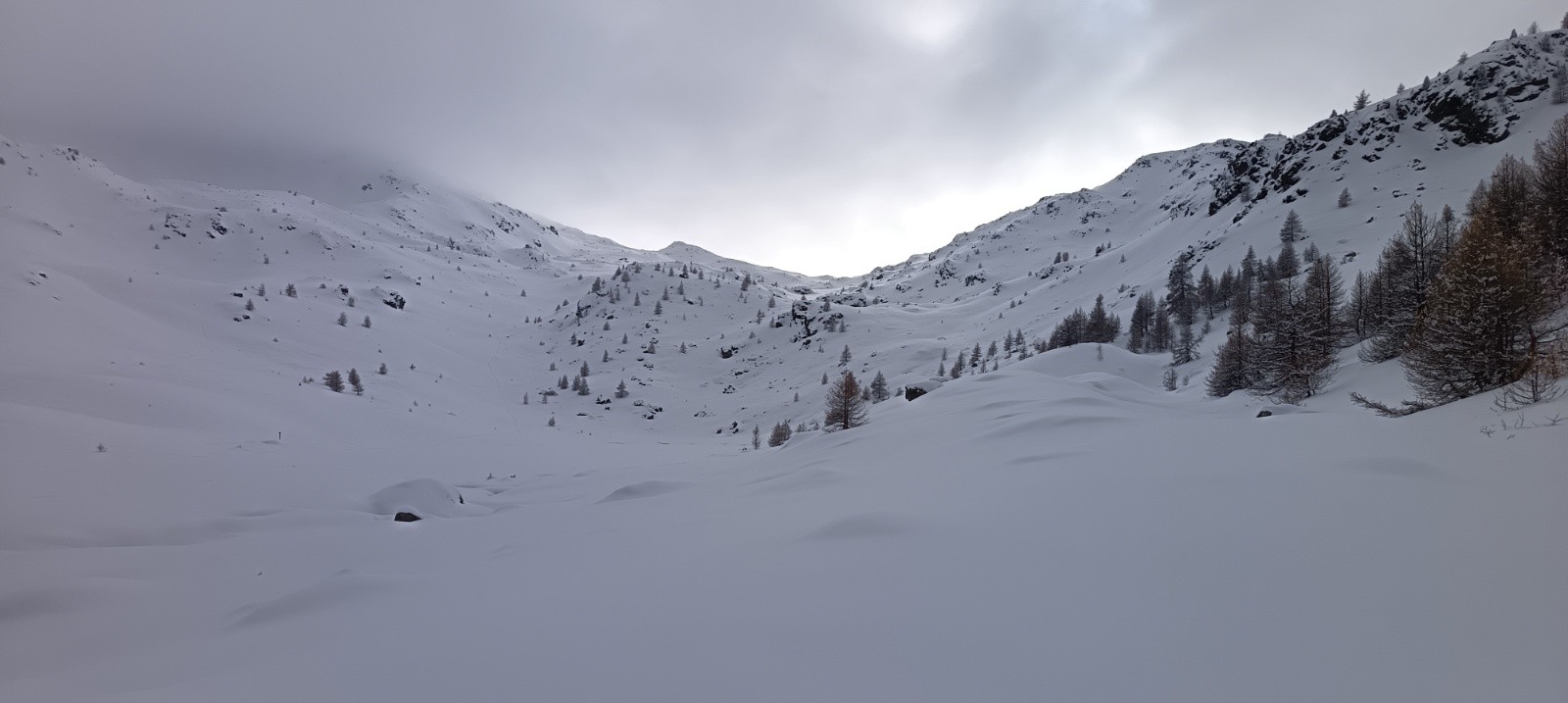 #11 Lac et Porte de Cristol en montant sur la crête de l Lac et Porte de Cristol en montant sur la crête de l'Echaillon