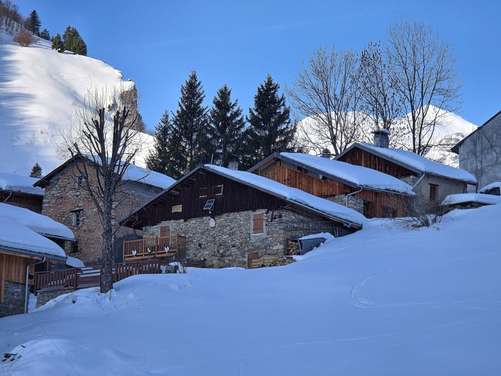 La Sauce au&nbsp;terme de l'approche sur la route.&nbsp;